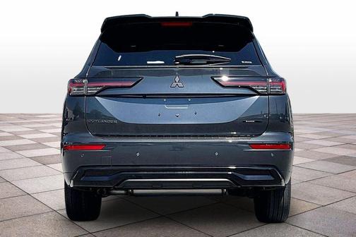 Graphite Gray 2026 Mitsubishi Outlander Black Edition