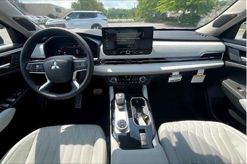 2025 Mitsubishi Outlander Platinum Edition