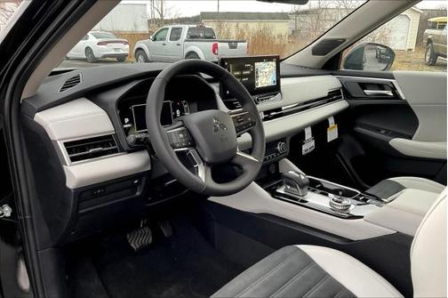 2025 Mitsubishi Outlander SE S-AWC