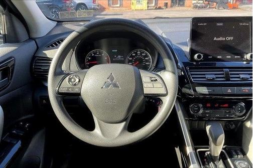 2023 Mitsubishi Eclipse Cross LE