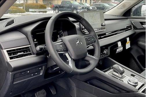 2025 Mitsubishi Outlander PHEV SE