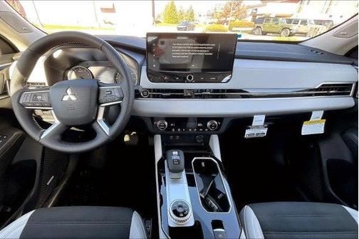 2025 Mitsubishi Outlander SE S-AWC