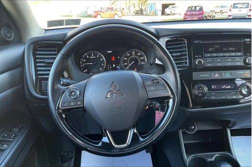 2016 Mitsubishi Outlander ES