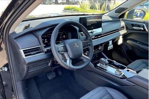 2025 Mitsubishi Outlander SE S-AWC