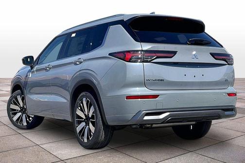 Moonstone Gray Metallic 2026 Mitsubishi Outlander SEL