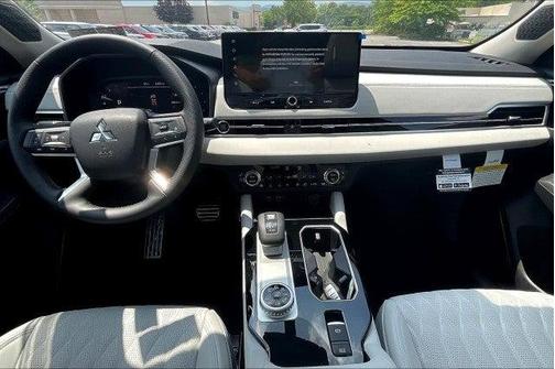 2025 Mitsubishi Outlander Platinum Edition