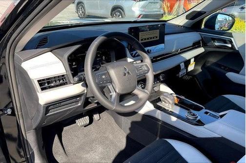 2025 Mitsubishi Outlander SE S-AWC