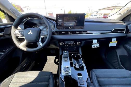 Black Diamond 2026 Mitsubishi Outlander SE