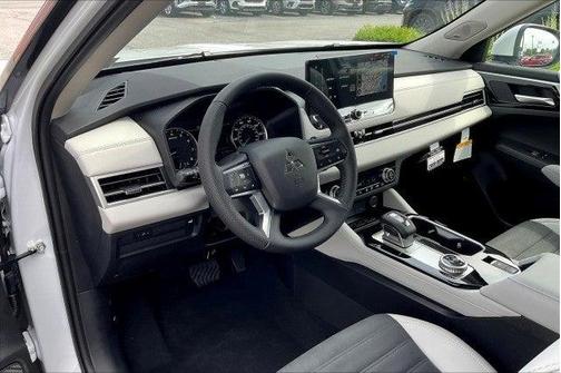 2025 Mitsubishi Outlander SE S-AWC
