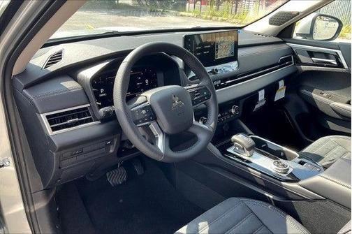 2025 Mitsubishi Outlander SE S-AWC