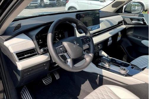 2025 Mitsubishi Outlander Platinum Edition