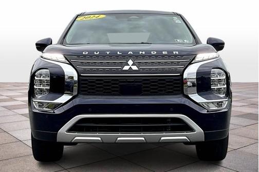 2023 Mitsubishi Outlander SE