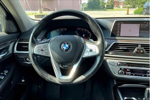 2020 BMW 740 i xDrive