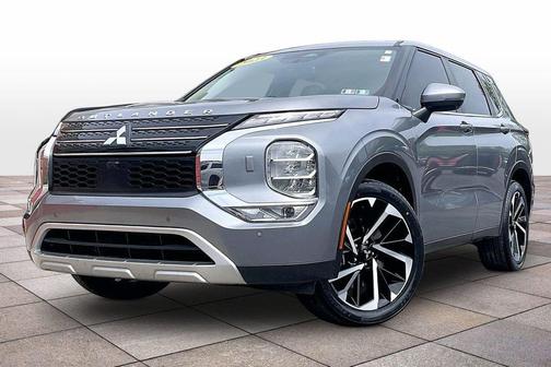 Mercury Gray Metallic 2023 Mitsubishi Outlander SE