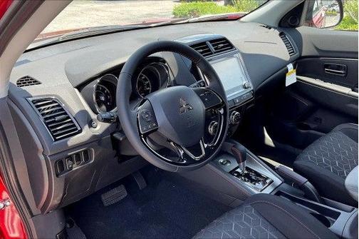 2025 Mitsubishi Outlander Sport 2.0 LE