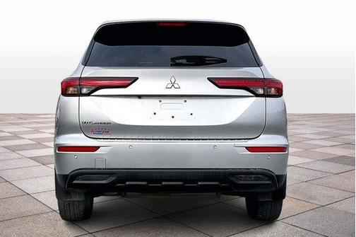 2023 Mitsubishi Outlander ES
