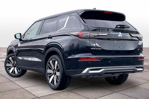 Black Diamond 2026 Mitsubishi Outlander SE
