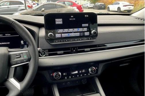 2023 Mitsubishi Outlander PHEV SE