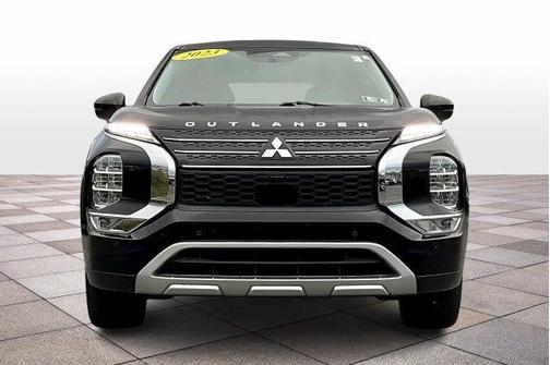 2023 Mitsubishi Outlander PHEV SE