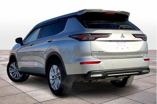 2025 Mitsubishi Outlander ES