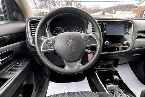2020 Mitsubishi Outlander ES