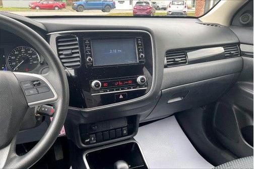 2020 Mitsubishi Outlander ES