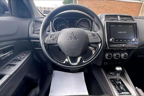 White Diamond 2022 Mitsubishi Outlander Sport 2.0 LE