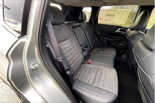 2025 Mitsubishi Outlander SE S-AWC