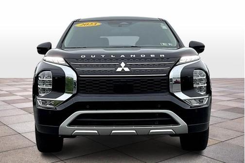 2023 Mitsubishi Outlander SE