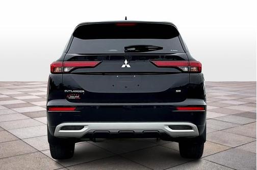 2023 Mitsubishi Outlander SE