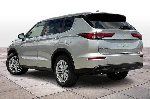 2025 Mitsubishi Outlander ES