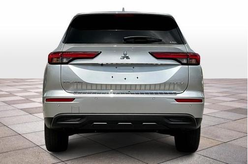 2025 Mitsubishi Outlander ES