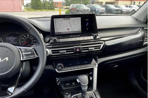2022 Kia Seltos EX
