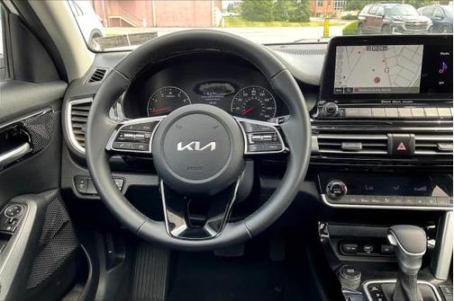 2022 Kia Seltos EX