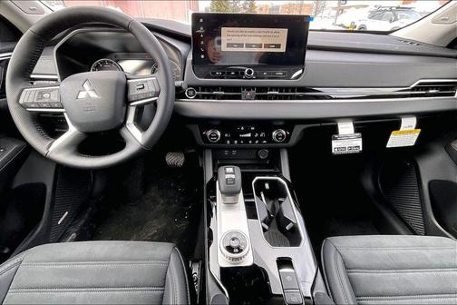 Moonstone Gray / Black Roof 2026 Mitsubishi Outlander Trail Edition
