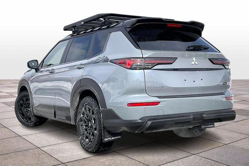 Moonstone Gray / Black Roof 2026 Mitsubishi Outlander Trail Edition