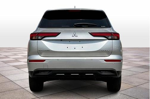 2025 Mitsubishi Outlander ES