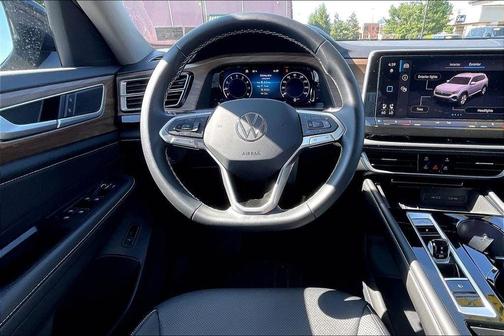 Deep Black Pearl Effect 2026 Volkswagen Atlas 2.0T SE w/Technology