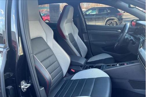 2022 Volkswagen Golf GTI 2.0T SE