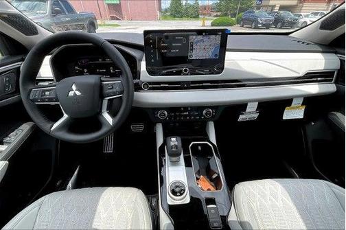 2025 Mitsubishi Outlander Platinum Edition