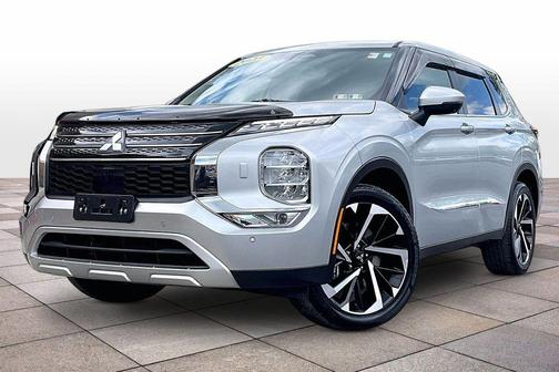 Alloy Silver Metallic 2023 Mitsubishi Outlander SE