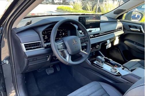 2025 Mitsubishi Outlander SE S-AWC