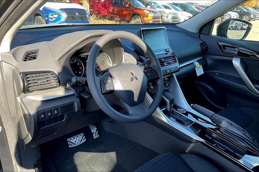 Labrador Black Pearl 2026 Mitsubishi Eclipse Cross ES