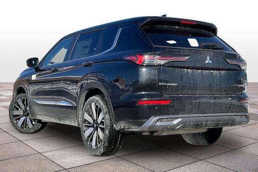 Black Diamond 2026 Mitsubishi Outlander SE