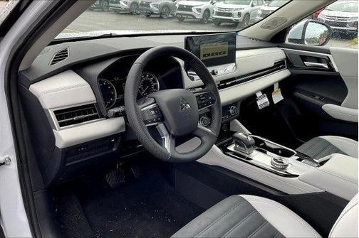 2025 Mitsubishi Outlander SE S-AWC