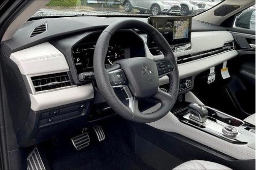 2025 Mitsubishi Outlander Platinum Edition