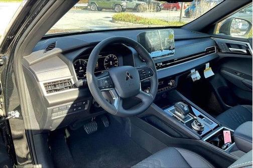 2025 Mitsubishi Outlander PHEV SEL Black Edition