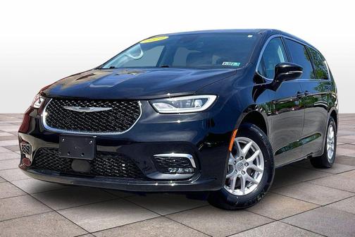 Diamond Black 2024 Chrysler Pacifica Touring-L