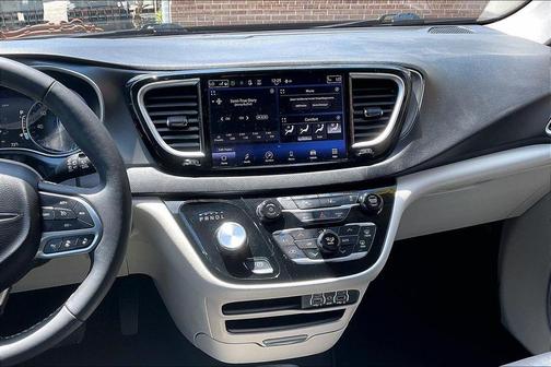 Diamond Black 2024 Chrysler Pacifica Touring-L