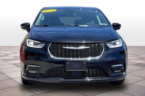 Diamond Black 2024 Chrysler Pacifica Touring-L